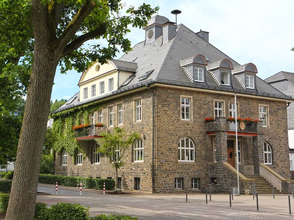 Hintergrund_Rathaus_02